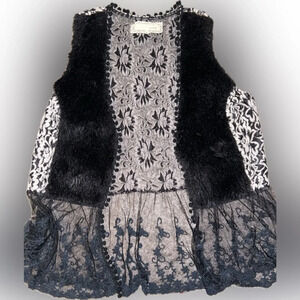 Bohemian vest,lace detail, fur